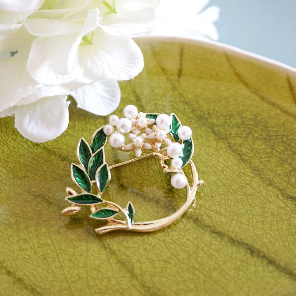 NWT flower brooch - Picture 8 of 9